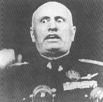 Cae Mussolini-0