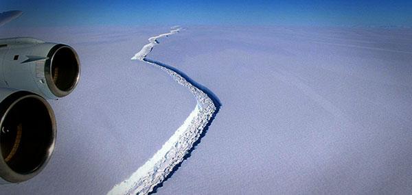 Gigantesca grieta en la Antártida podría dejar a la deriva un iceberg de casi 6 mil kilómetros cuadrados-0