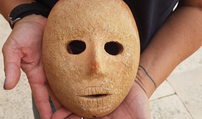 Increíble hallazgo de Máscara de piedra de 9 mil años-0